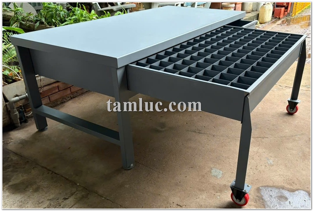 BÀN THAO TÁC VỚI NGĂN KÉO ĐỰNG BỘ GÁ KHUÔN