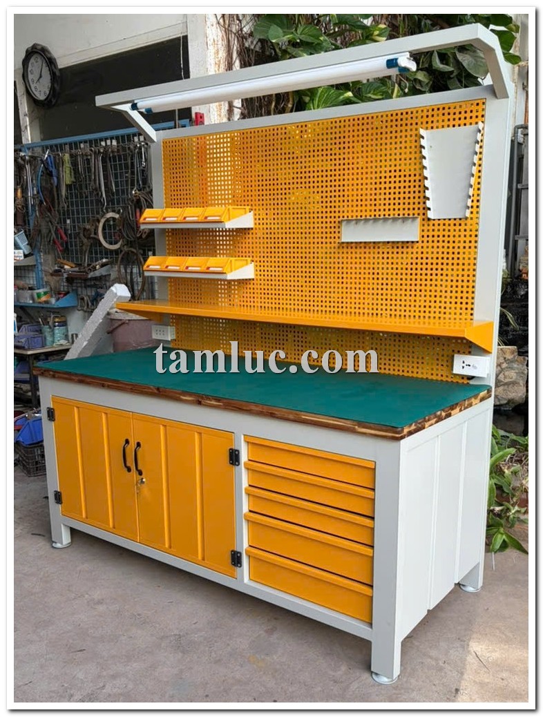 bàn nguội cơ khí, bàn thao tác cơ khí, bàn nguội công nghiệp, bàn thao tác kỹ thuật, bàn cơ khí có bảng treo dụng cụ, bàn thao tác chống tĩnh điện, bàn nguội lắp ráp công nghiệp, bàn thao tác nhà xưởng, bàn cơ khí nhiều ngăn kéo, bàn nguội kỹ thuật