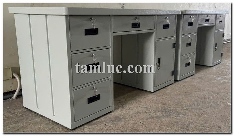 Bàn làm việc mặt thép 5 ngăn kéo, Bàn làm việc mặt thép, bàn làm việc công nghiệp, bàn làm việc có ngăn kéo, bàn làm việc bằng thép, bàn làm việc nhà xưởng.