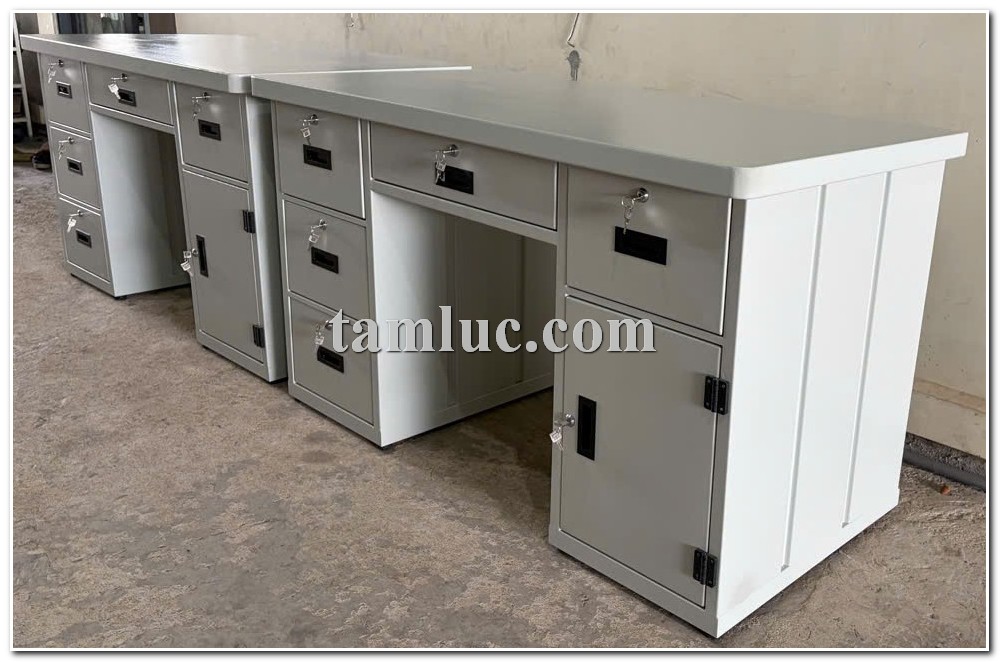 Bàn làm việc mặt thép 5 ngăn kéo, Bàn làm việc mặt thép, bàn làm việc công nghiệp, bàn làm việc có ngăn kéo, bàn làm việc bằng thép, bàn làm việc nhà xưởng.