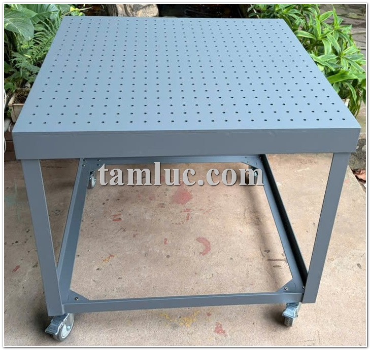 bàn gá hàn, bàn gá hàn cơ khí, bàn gá hàn công nghiệp, bàn hàn cơ khí, bàn hàn thép 10mm, bàn gá hàn có lỗ, bàn gá cơ khí, bàn gá định vị, bàn gá hàn 1000x1000x800mm, bàn gá hàn theo yêu cầu, bàn thao tác hàn, bàn hàn nhà xưởng, bàn gá chi tiết cơ khí, bàn gá thép, bàn gá hàn Tâm Lực