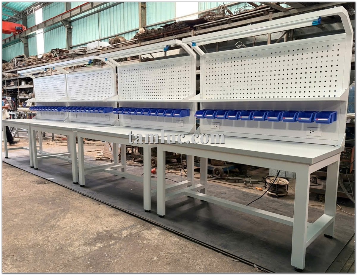 bàn thực hành cơ khí, bàn thực hành công nghiệp, bàn thao tác kỹ thuật, bàn kỹ thuật nhà xưởng, bàn thực hành có bảng treo, bàn thao tác chống tĩnh điện, bàn thực hành chống tĩnh điện, bàn thực hành phòng kỹ thuật, bàn thực hành điện điện tử, bàn lắp ráp kỹ thuật